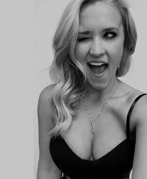 Emily Osment / emilyosment / laurenx687 nude photo #0343