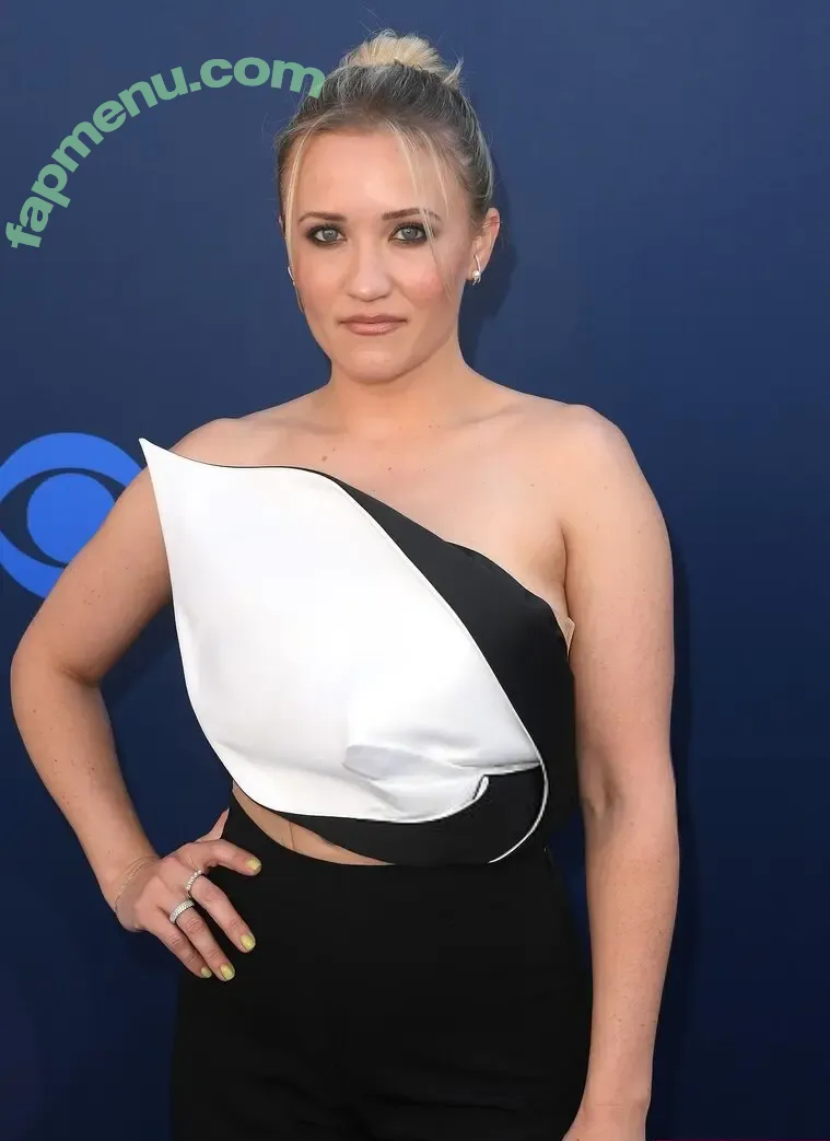 Emily Osment nude photo #0619 (emilyosment / laurenx687)