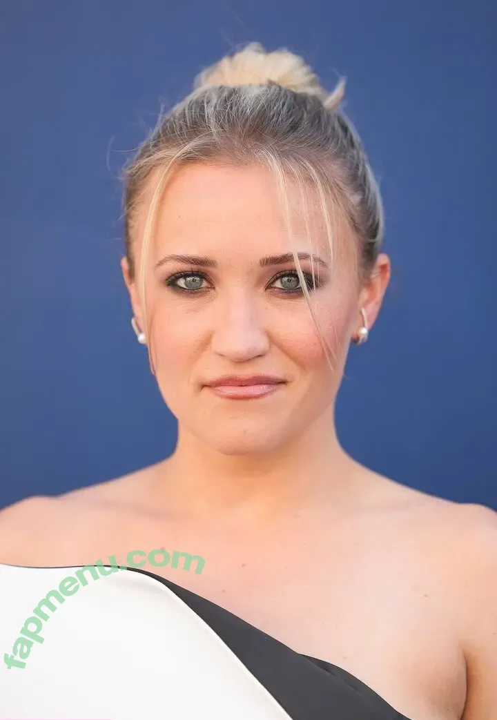Emily Osment nude photo #0621 (emilyosment / laurenx687)