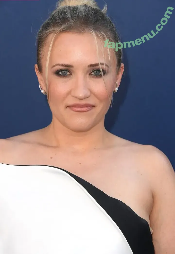 Emily Osment nude photo #0624 (emilyosment / laurenx687)