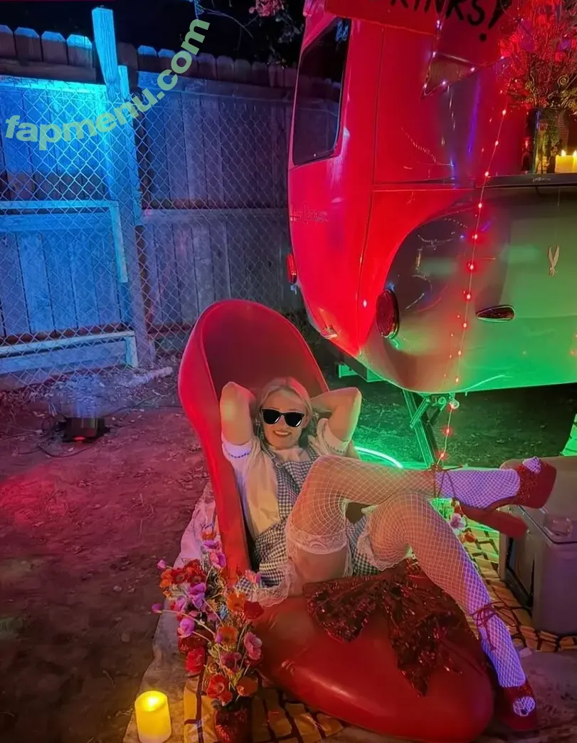 Emily Osment nude photo #0677 (emilyosment / laurenx687)