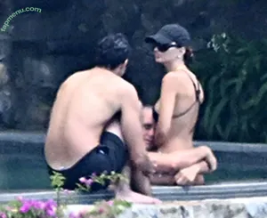 Emily Ratajkowski / emrata nude photo #9070