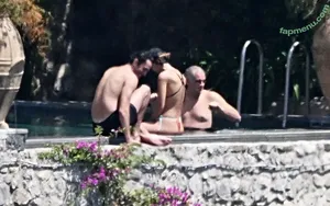 Emily Ratajkowski / emrata nude photo #9071