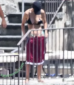 Emily Ratajkowski / emrata nude photo #9094