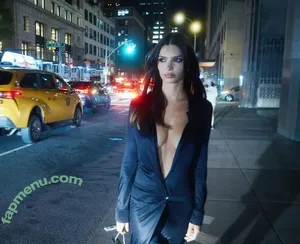 Emily Ratajkowski / emrata nude photo #9160