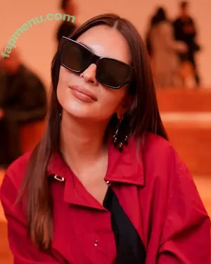 Emily Ratajkowski / emrata nude photo #9201