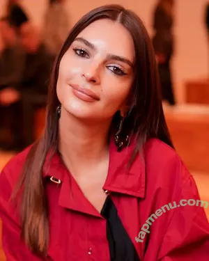 Emily Ratajkowski / emrata nude photo #9203