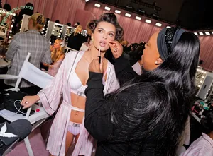 Emily Ratajkowski / emrata nude photo #9304