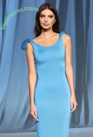 Emily Ratajkowski / emrata nude photo #9311