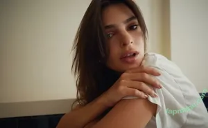 Emily Ratajkowski / emrata nude photo #9353