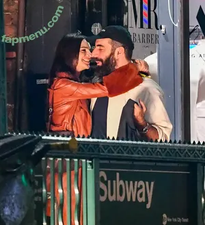 Emily Ratajkowski / emrata nude photo #9425