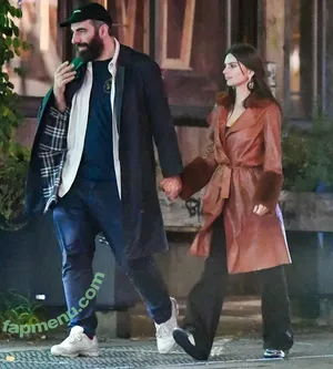 Emily Ratajkowski / emrata nude photo #9426