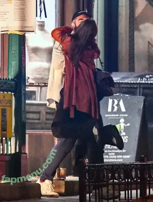 Emily Ratajkowski / emrata nude photo #9432