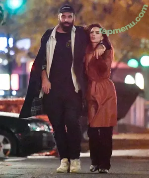 Emily Ratajkowski / emrata nude photo #9443