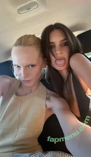 Emily Ratajkowski / emrata nude photo #9473