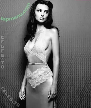 Emily Ratajkowski / Officialemilyratajkowski / emrata nude photo #9530