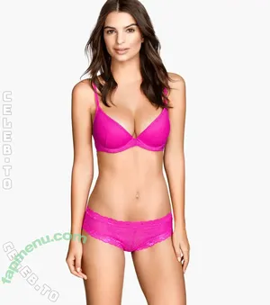 Emily Ratajkowski / Officialemilyratajkowski / emrata nude photo #9713