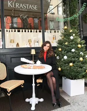 Emily Ratajkowski / Officialemilyratajkowski / emrata nude photo #9733