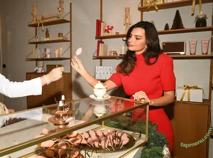 Emily Ratajkowski / Officialemilyratajkowski / emrata nude photo #9737