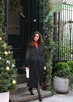 Emily Ratajkowski / Officialemilyratajkowski / emrata nude photo #9749