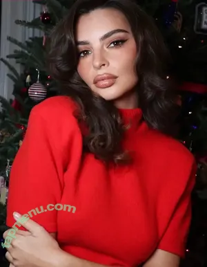 Emily Ratajkowski / Officialemilyratajkowski / emrata nude photo #9769