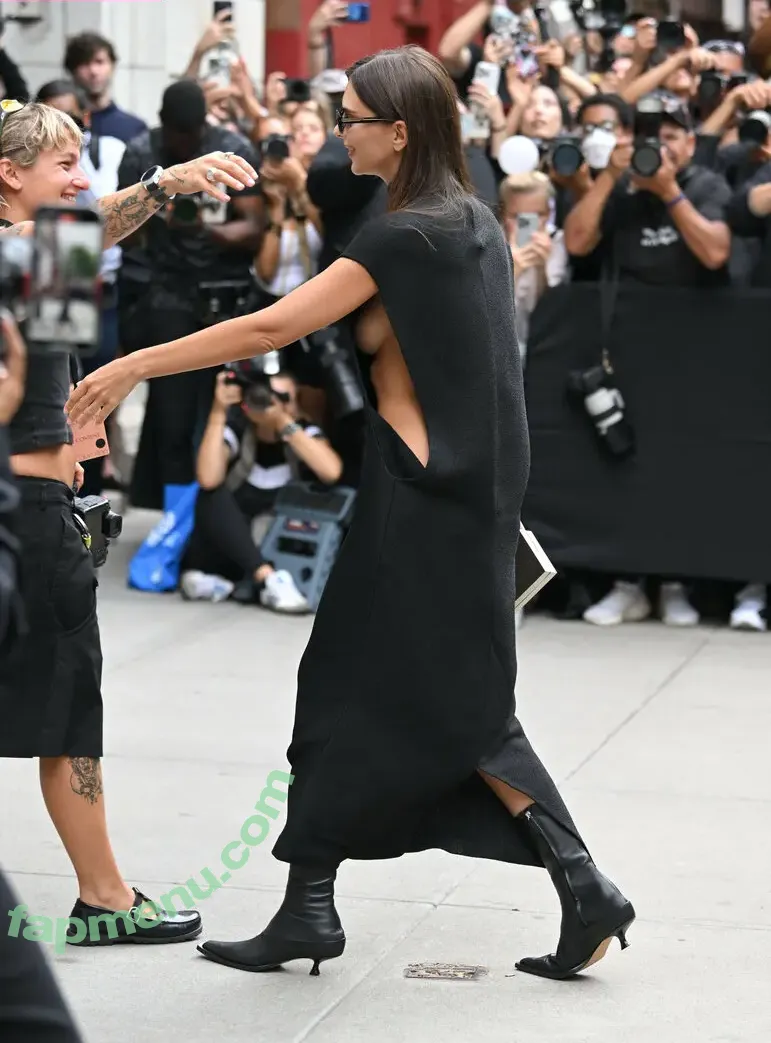 Emily Ratajkowski nude photo #9048 (emrata)