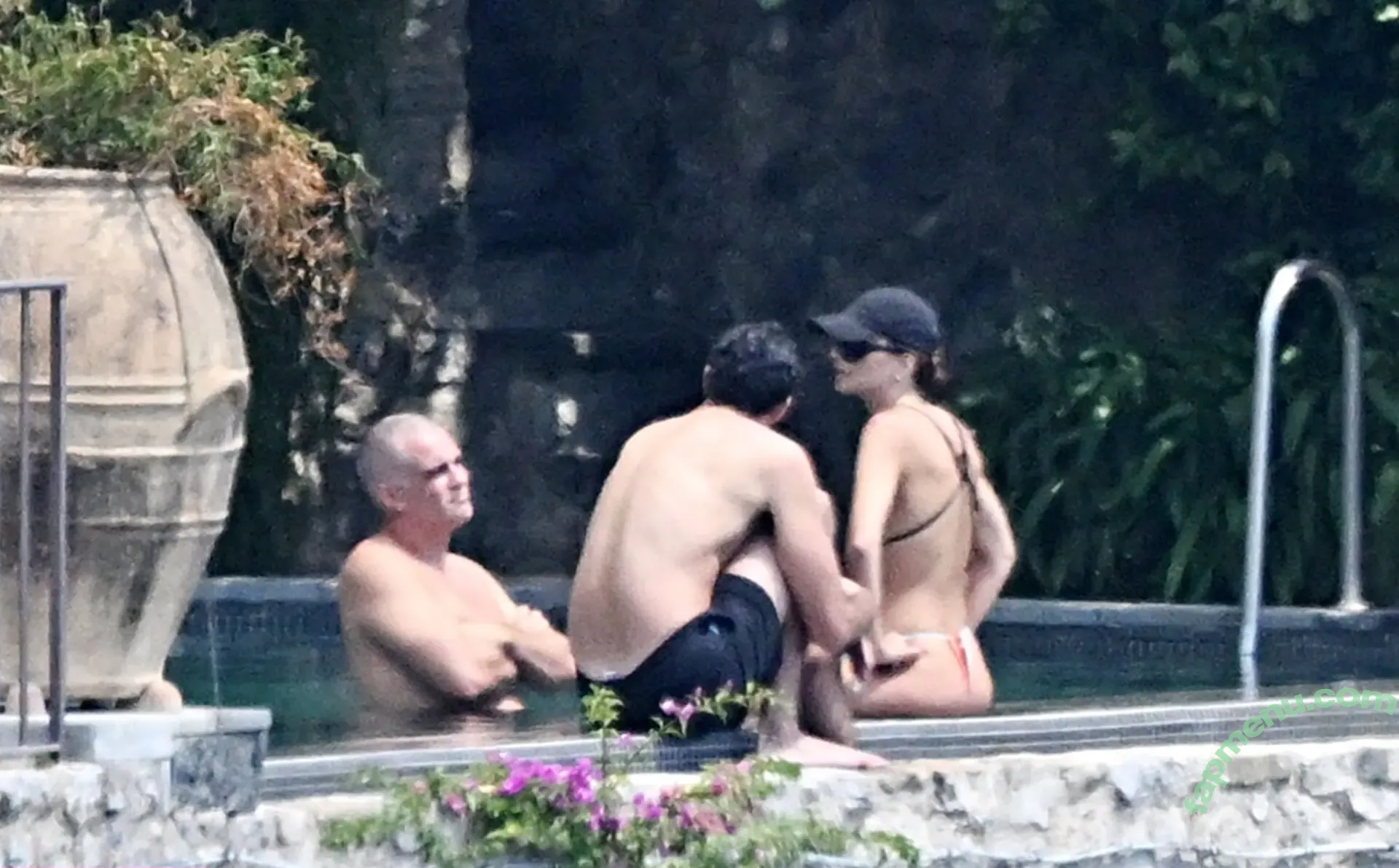 Emily Ratajkowski nude photo #9088 (emrata)