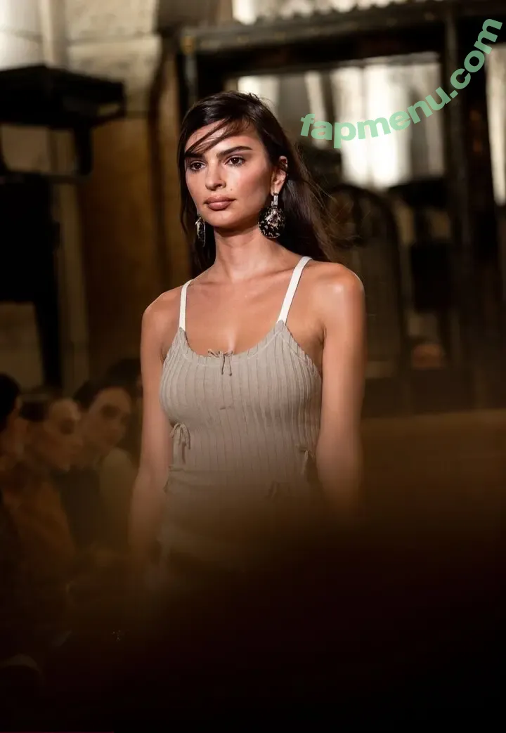 Emily Ratajkowski nude photo #9125 (emrata)