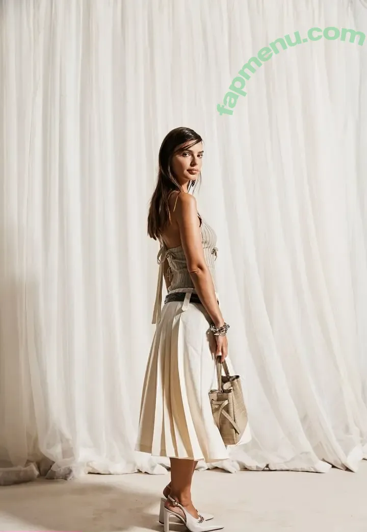 Emily Ratajkowski nude photo #9128 (emrata)