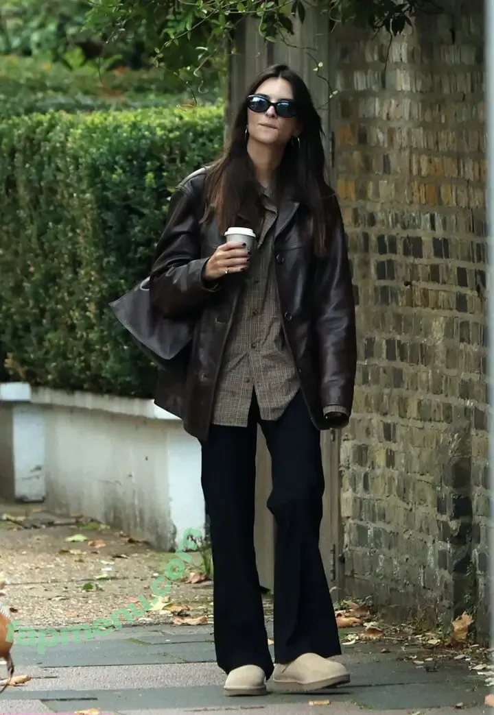 Emily Ratajkowski nude photo #9146 (emrata)