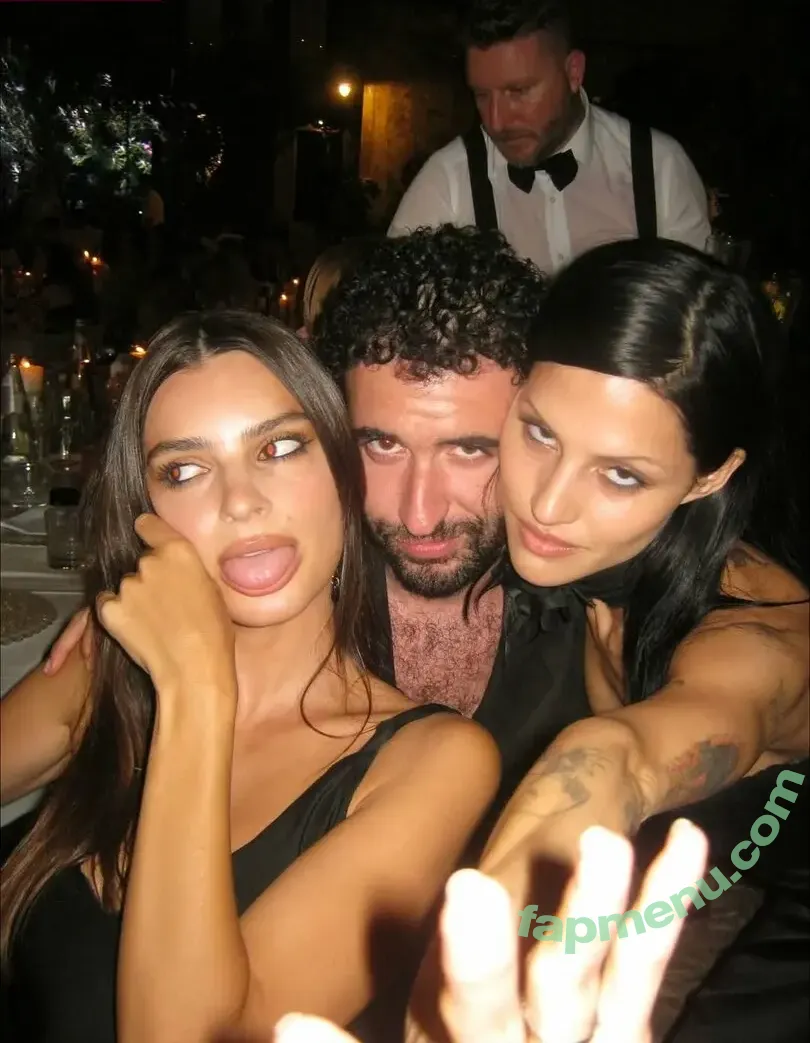 Emily Ratajkowski nude photo #9157 (emrata)