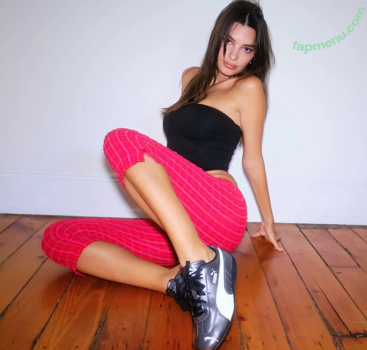 Emily Ratajkowski nude photo #9174 (emrata)