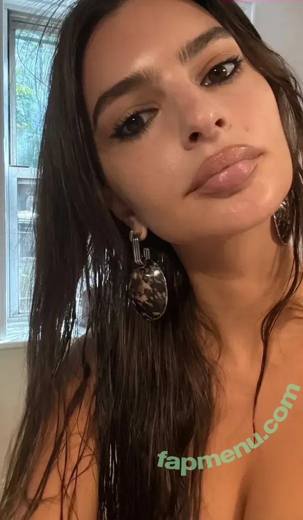 Emily Ratajkowski nude photo #9182 (emrata)