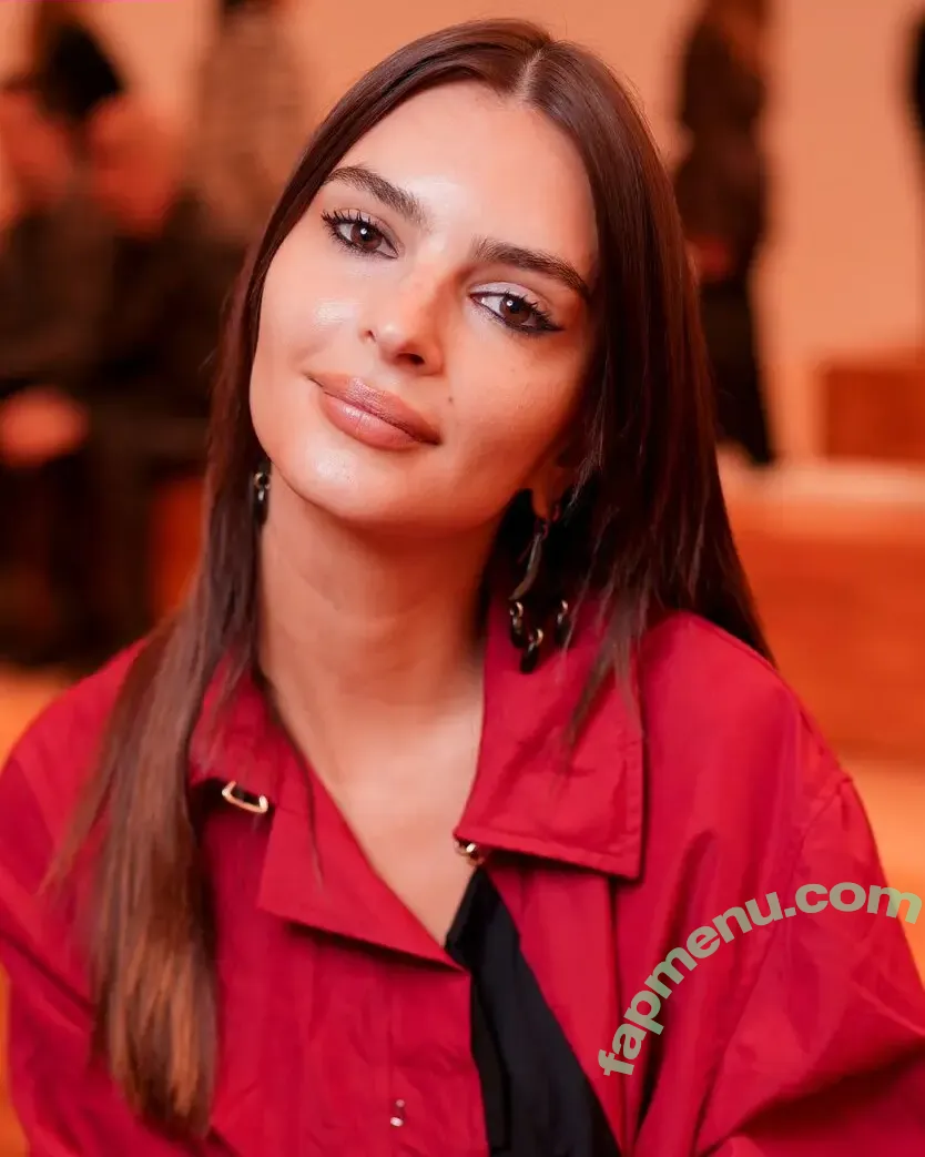 Emily Ratajkowski nude photo #9203 (emrata)