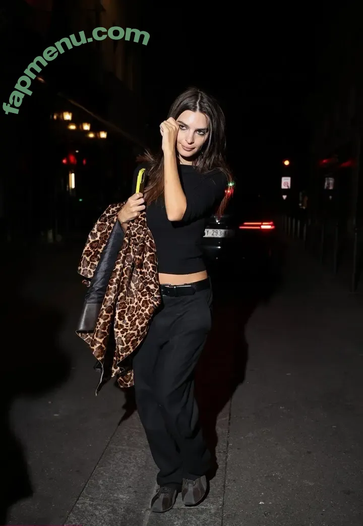 Emily Ratajkowski nude photo #9221 (emrata)