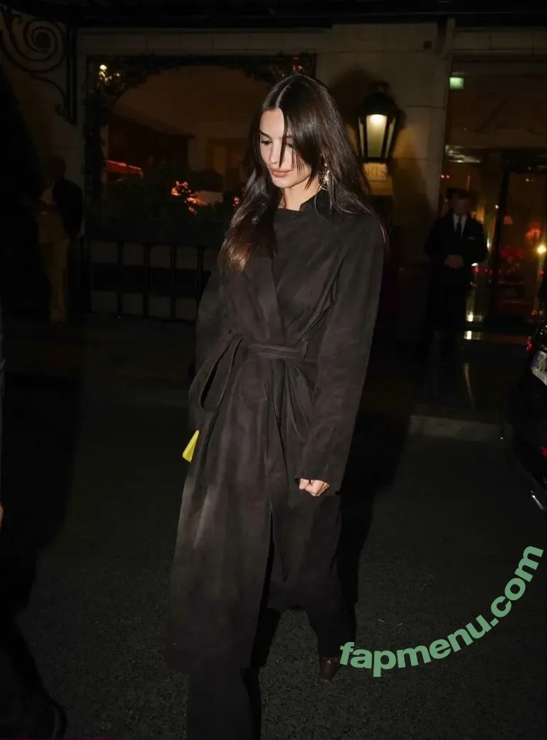 Emily Ratajkowski nude photo #9231 (emrata)