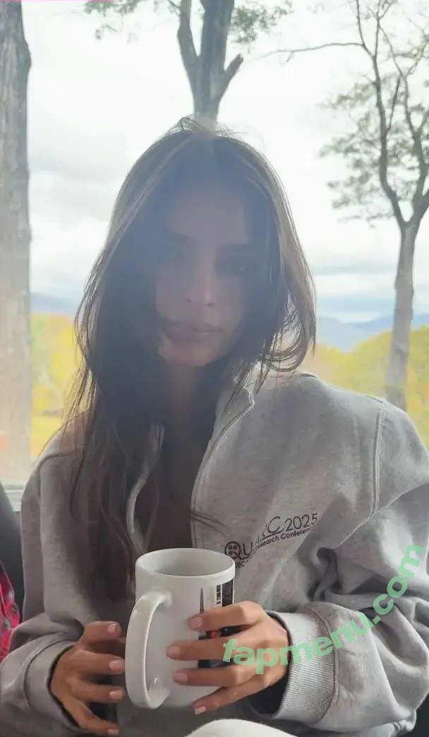 Emily Ratajkowski nude photo #9241 (emrata)