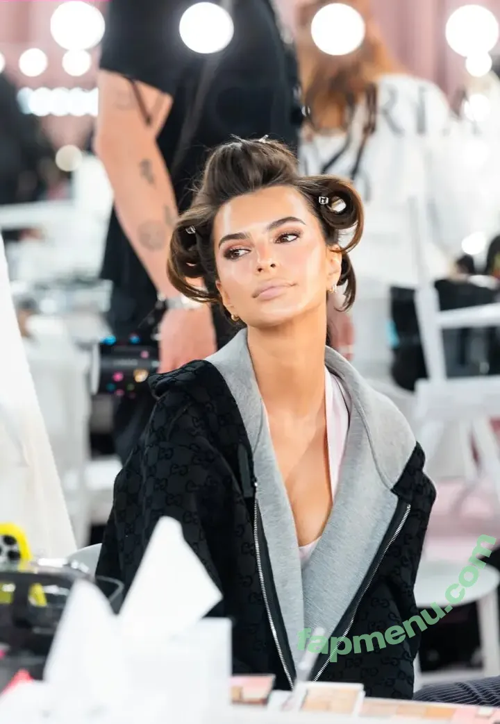 Emily Ratajkowski nude photo #9247 (emrata)