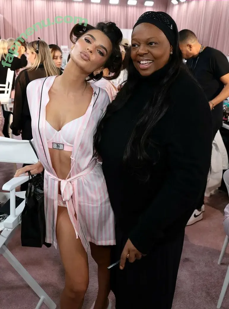 Emily Ratajkowski nude photo #9255 (emrata)