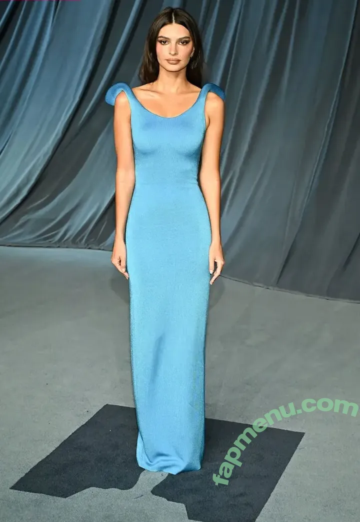 Emily Ratajkowski nude photo #9313 (emrata)