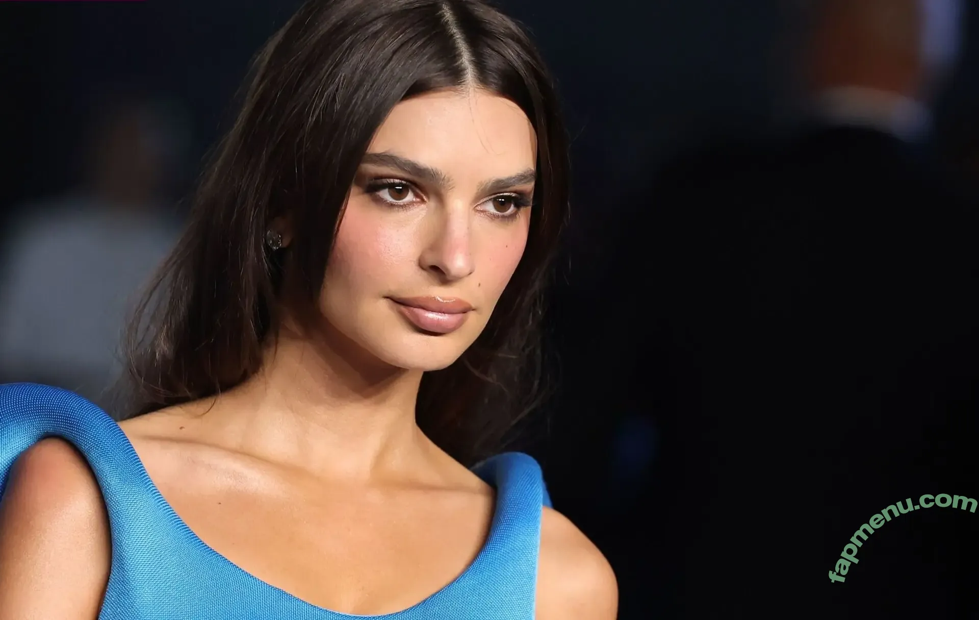 Emily Ratajkowski nude photo #9320 (emrata)