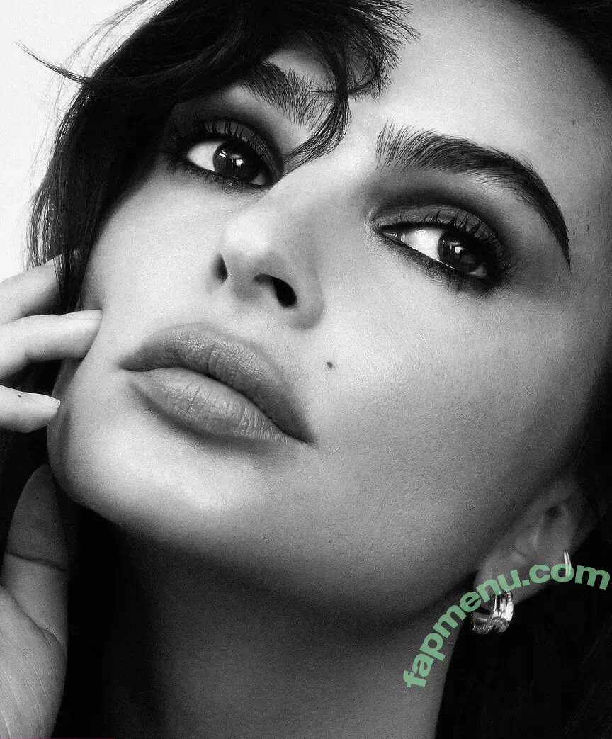 Emily Ratajkowski nude photo #9345 (emrata)