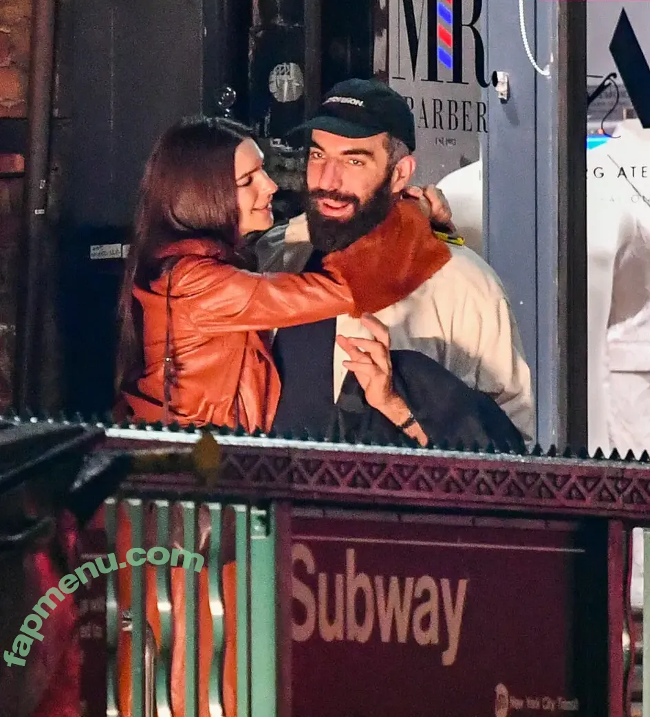 Emily Ratajkowski nude photo #9428 (emrata)