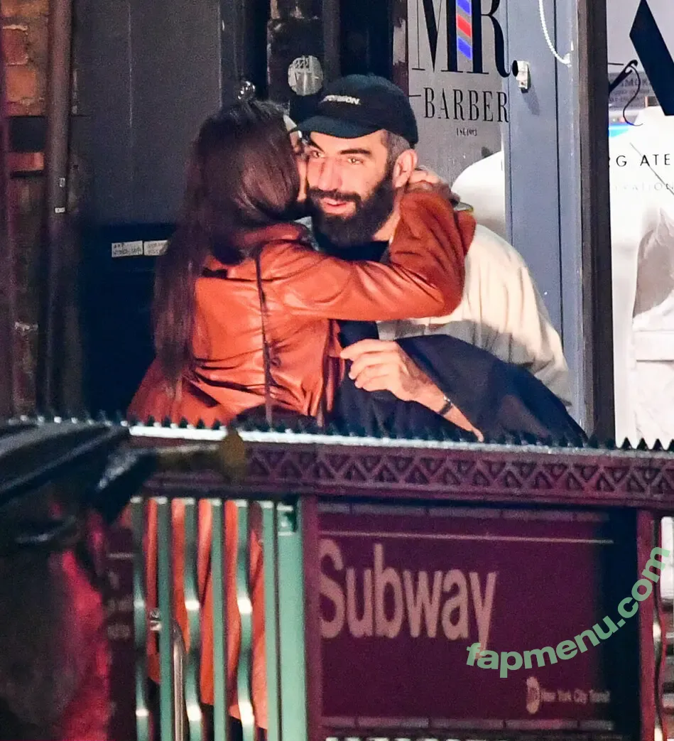 Emily Ratajkowski nude photo #9429 (emrata)