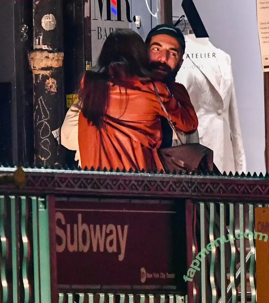 Emily Ratajkowski nude photo #9430 (emrata)