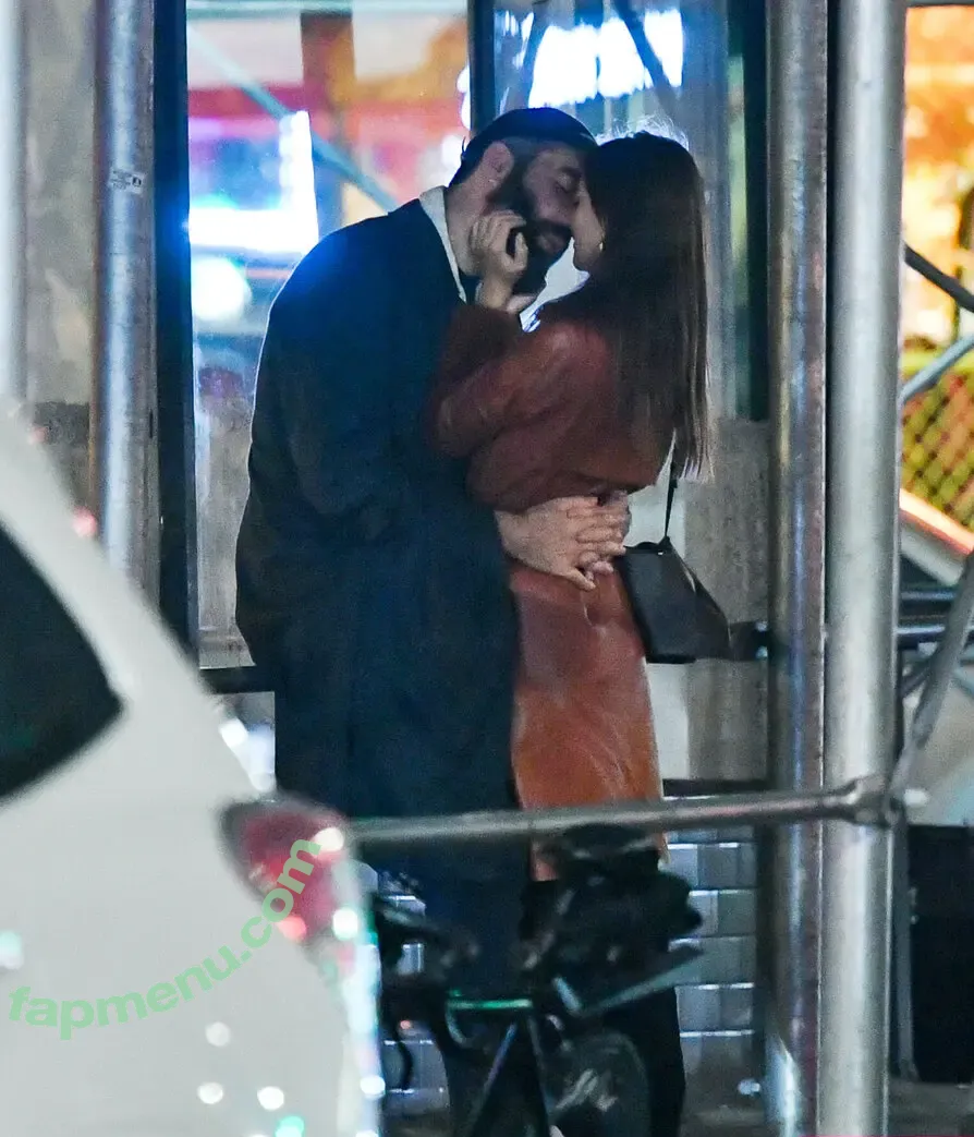 Emily Ratajkowski nude photo #9437 (emrata)