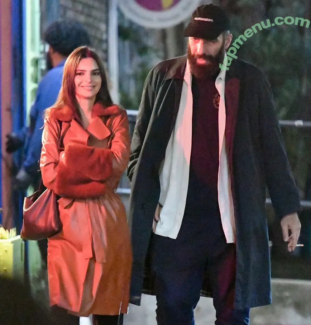 Emily Ratajkowski nude photo #9439 (emrata)