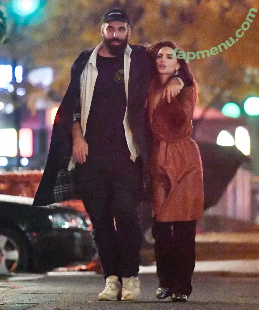 Emily Ratajkowski nude photo #9443 (emrata)