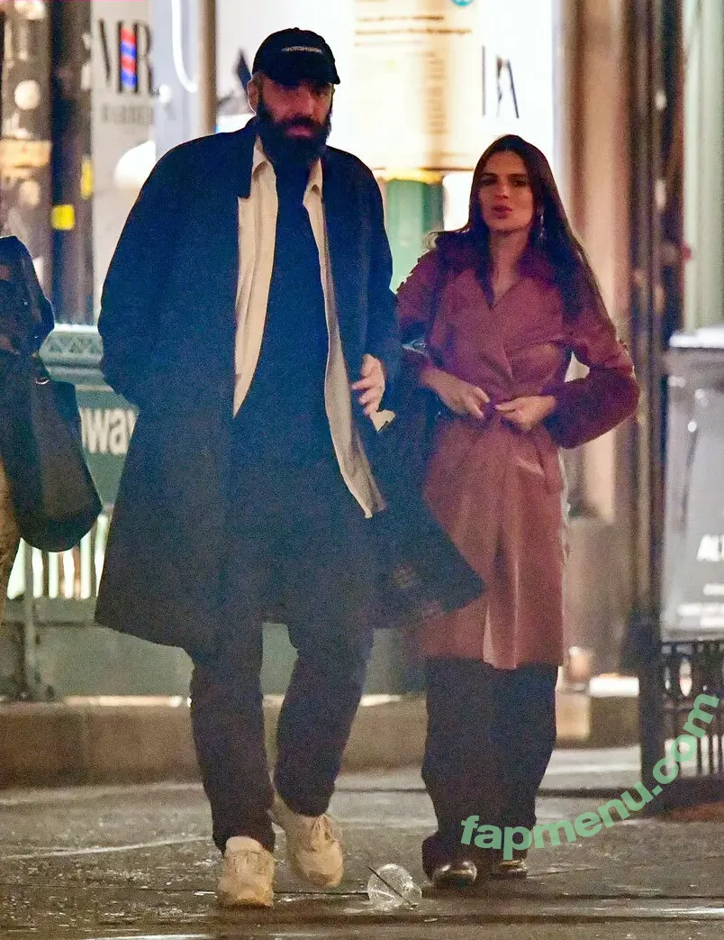 Emily Ratajkowski nude photo #9447 (emrata)