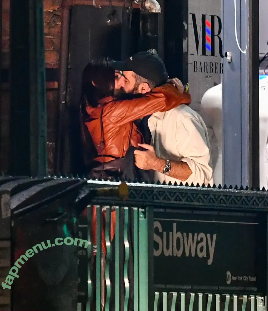 Emily Ratajkowski nude photo #9460 (emrata)